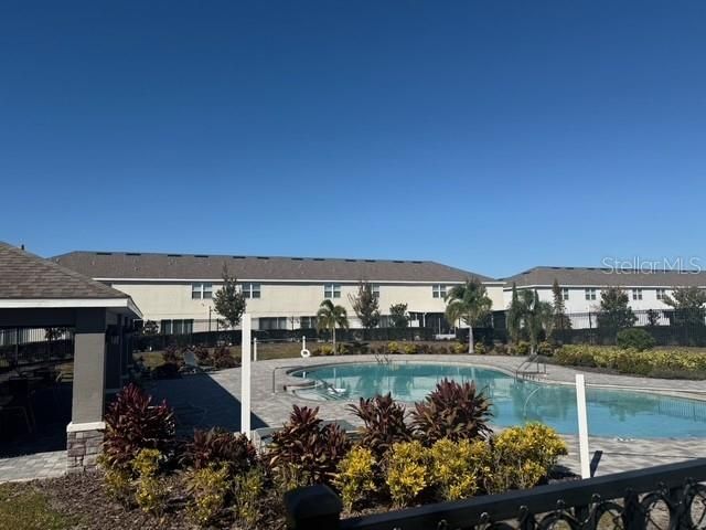 Под контрактом: $1,950 (3 спален, 2 ванн, 1374 Квадратных фут)