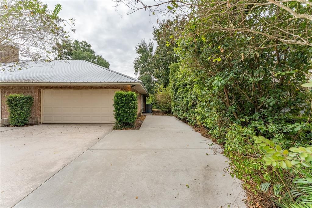 合同活跃: $460,000 (4 贝兹, 2 浴室, 2702 平方英尺)