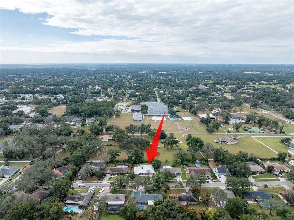 合同活跃: $460,000 (4 贝兹, 2 浴室, 2702 平方英尺)