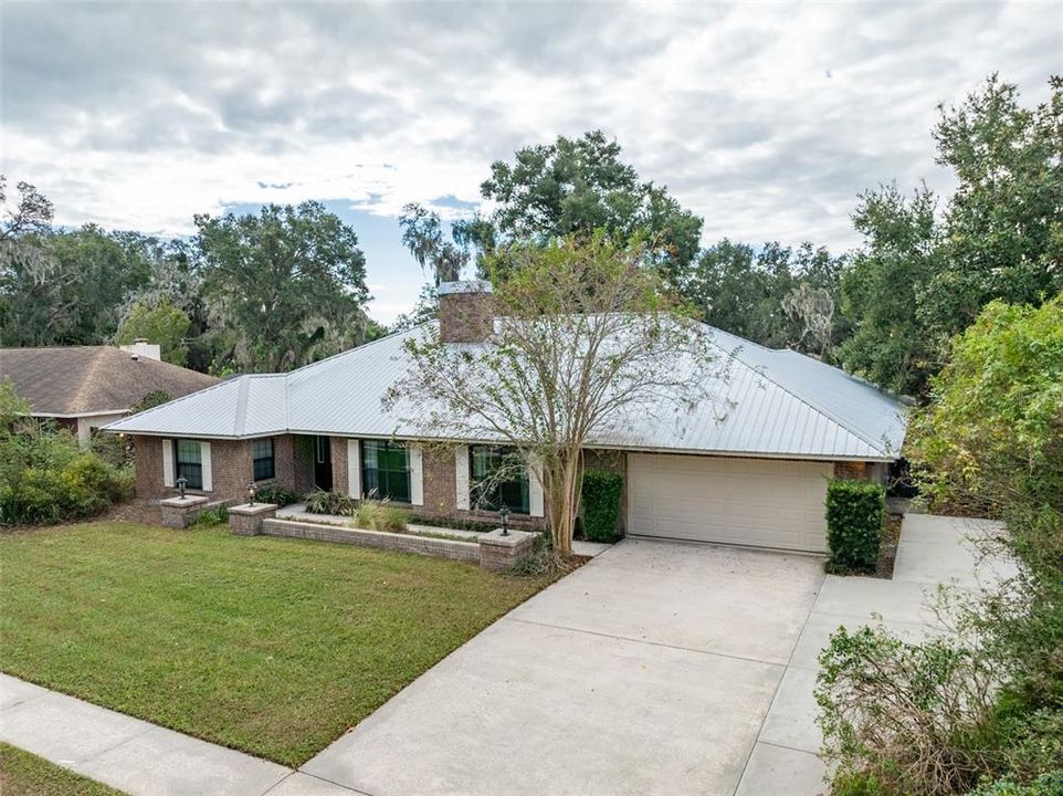 合同活跃: $460,000 (4 贝兹, 2 浴室, 2702 平方英尺)