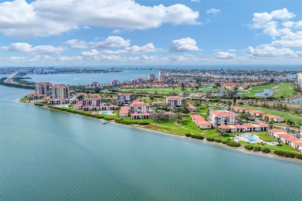 待售: $353,000 (2 贝兹, 2 浴室, 1050 平方英尺)