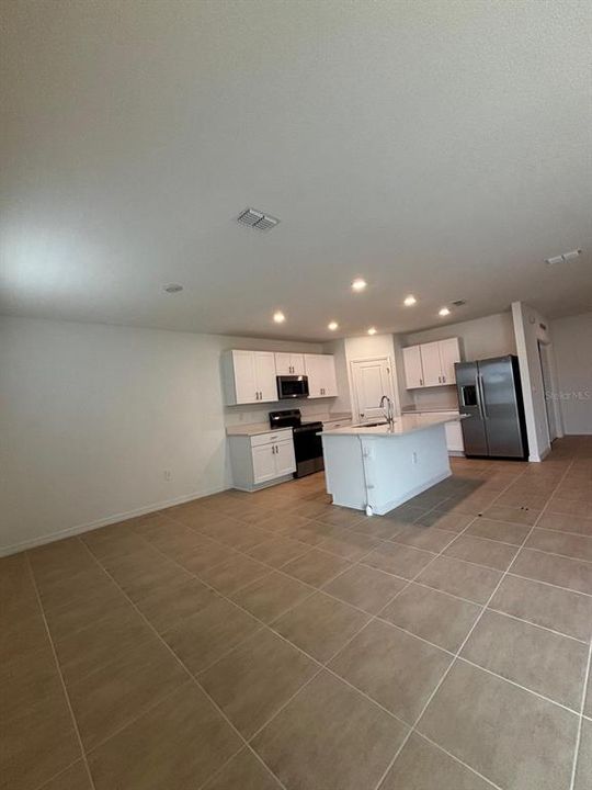 En Renta: $2,800 (5 camas, 3 baños, 2287 Pies cuadrados)