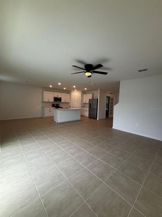 En Renta: $2,800 (5 camas, 3 baños, 2287 Pies cuadrados)