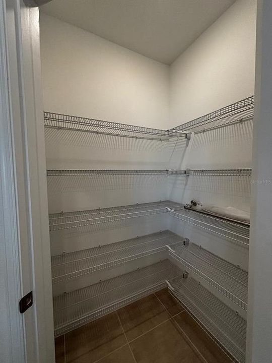 En Renta: $2,800 (5 camas, 3 baños, 2287 Pies cuadrados)