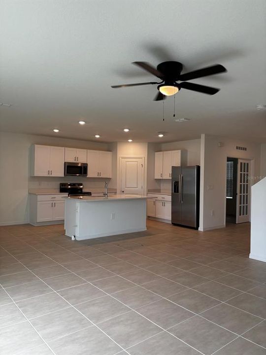 En Renta: $2,800 (5 camas, 3 baños, 2287 Pies cuadrados)