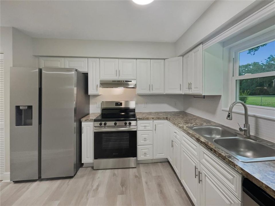 Active With Contract: $360,000 (3 beds, 2 baths, 1160 Square Feet)