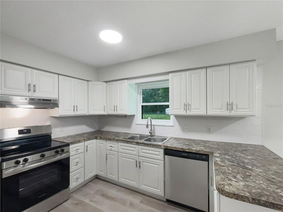 Active With Contract: $360,000 (3 beds, 2 baths, 1160 Square Feet)