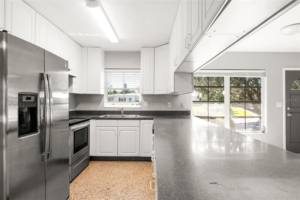 Activo con contrato: $375,000 (3 camas, 2 baños, 1149 Pies cuadrados)