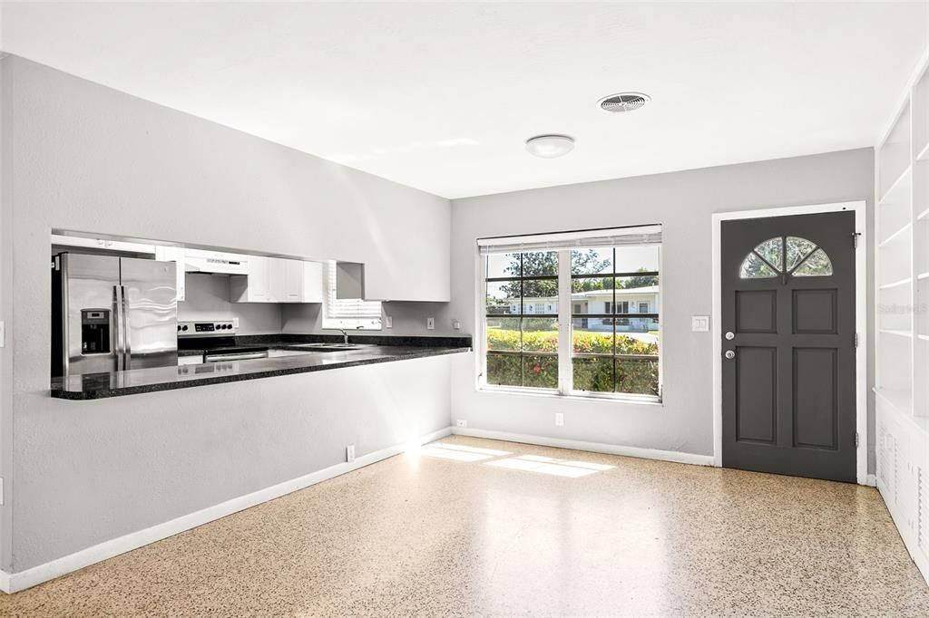 Activo con contrato: $375,000 (3 camas, 2 baños, 1149 Pies cuadrados)