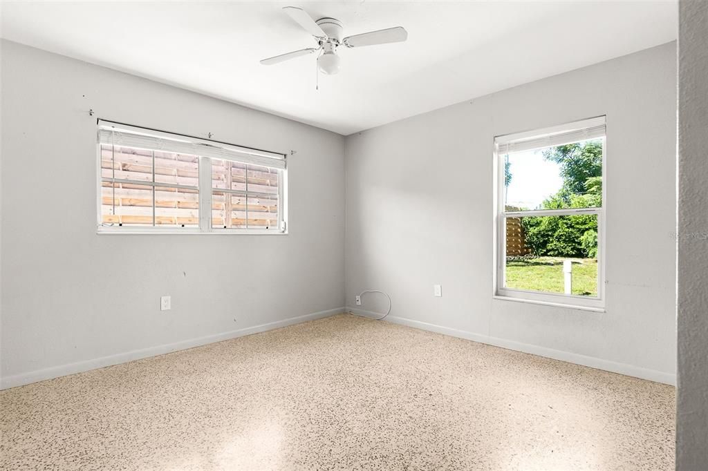 Activo con contrato: $375,000 (3 camas, 2 baños, 1149 Pies cuadrados)