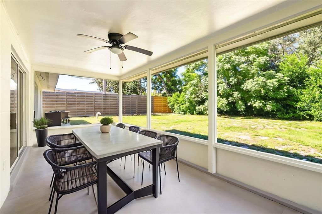 Activo con contrato: $375,000 (3 camas, 2 baños, 1149 Pies cuadrados)