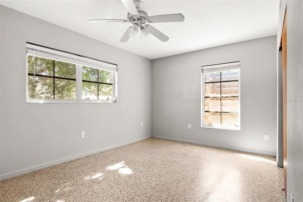 Activo con contrato: $375,000 (3 camas, 2 baños, 1149 Pies cuadrados)