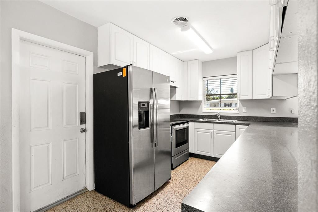 Activo con contrato: $375,000 (3 camas, 2 baños, 1149 Pies cuadrados)