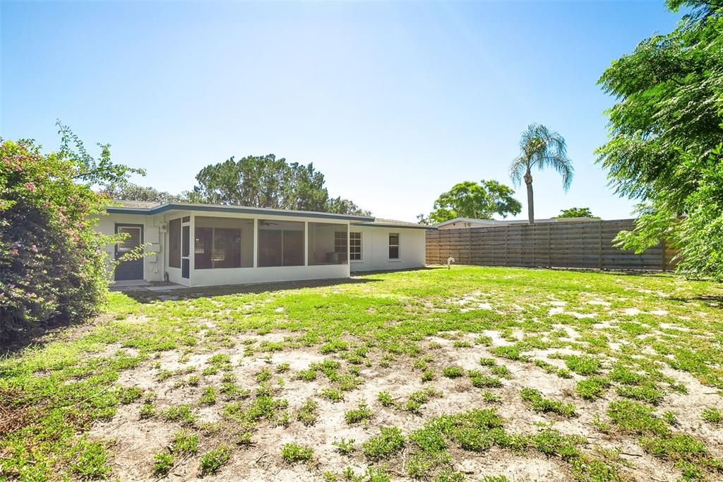 Activo con contrato: $375,000 (3 camas, 2 baños, 1149 Pies cuadrados)