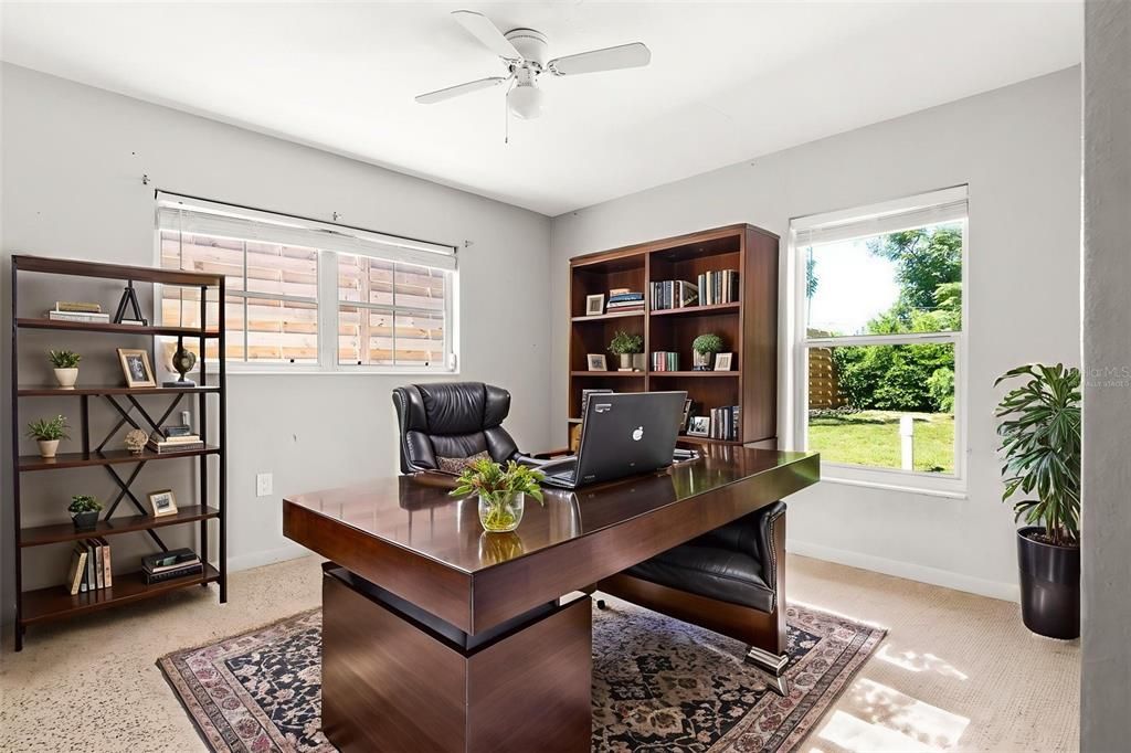 Activo con contrato: $375,000 (3 camas, 2 baños, 1149 Pies cuadrados)