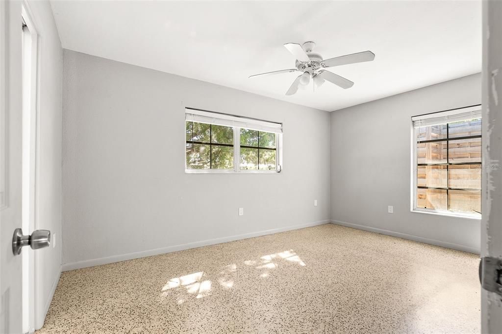 Activo con contrato: $375,000 (3 camas, 2 baños, 1149 Pies cuadrados)