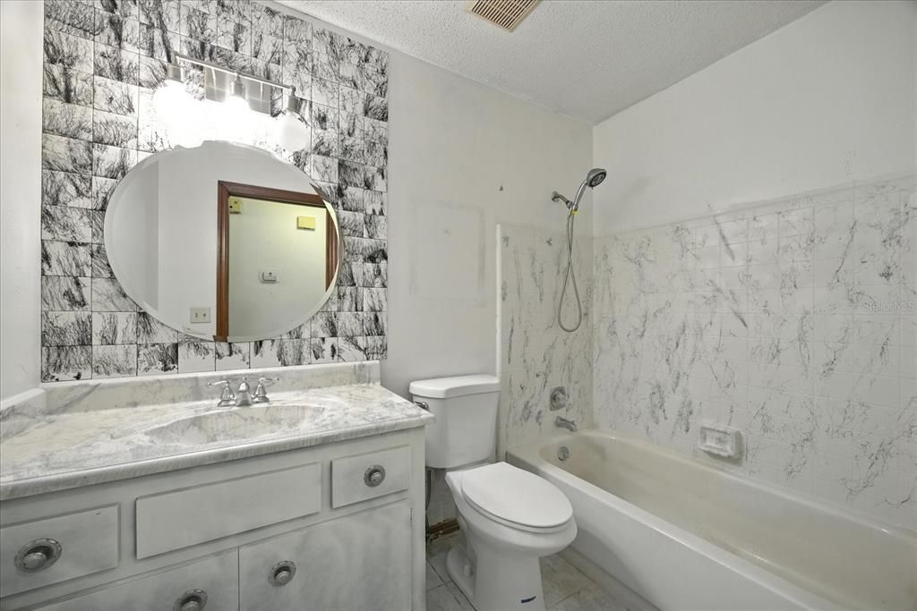 В аренду: $2,000 (3 спален, 2 ванн, 2208 Квадратных фут)