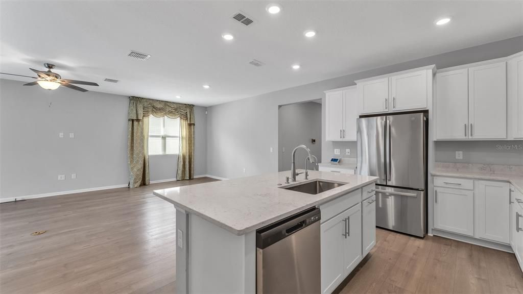 For Sale: $349,900 (4 beds, 3 baths, 2132 Square Feet)