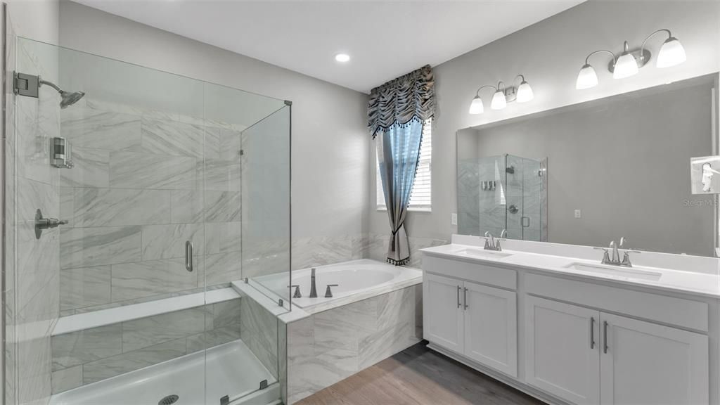 For Sale: $349,900 (4 beds, 3 baths, 2132 Square Feet)