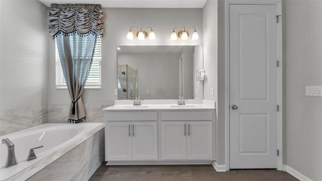 For Sale: $349,900 (4 beds, 3 baths, 2132 Square Feet)