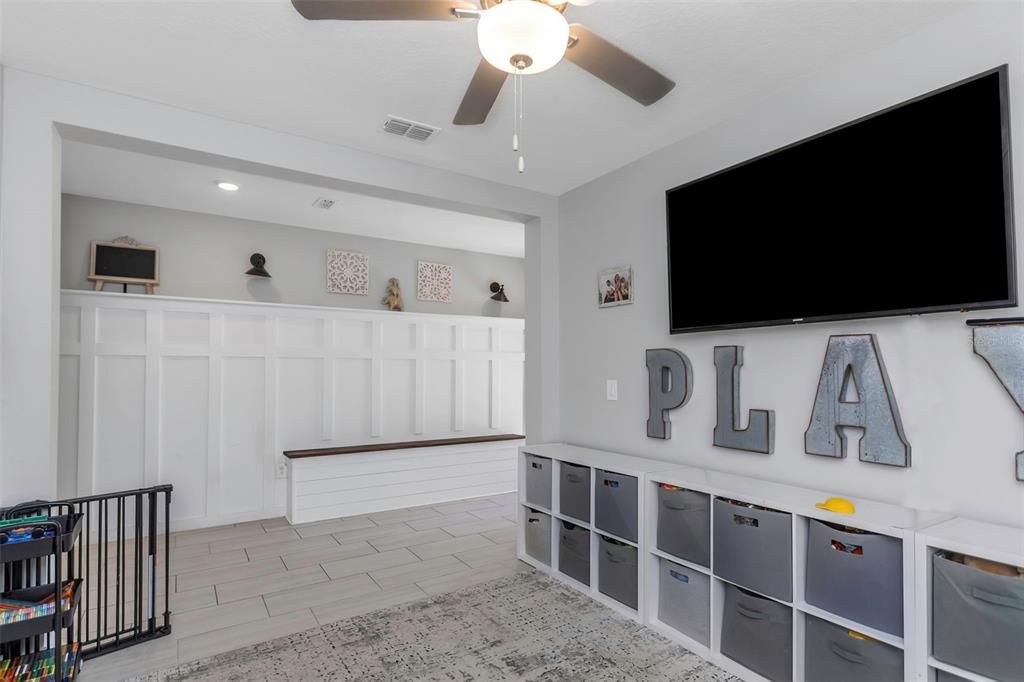 Active With Contract: $499,990 (6 beds, 3 baths, 3326 Square Feet)