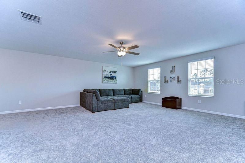 Active With Contract: $499,990 (6 beds, 3 baths, 3326 Square Feet)