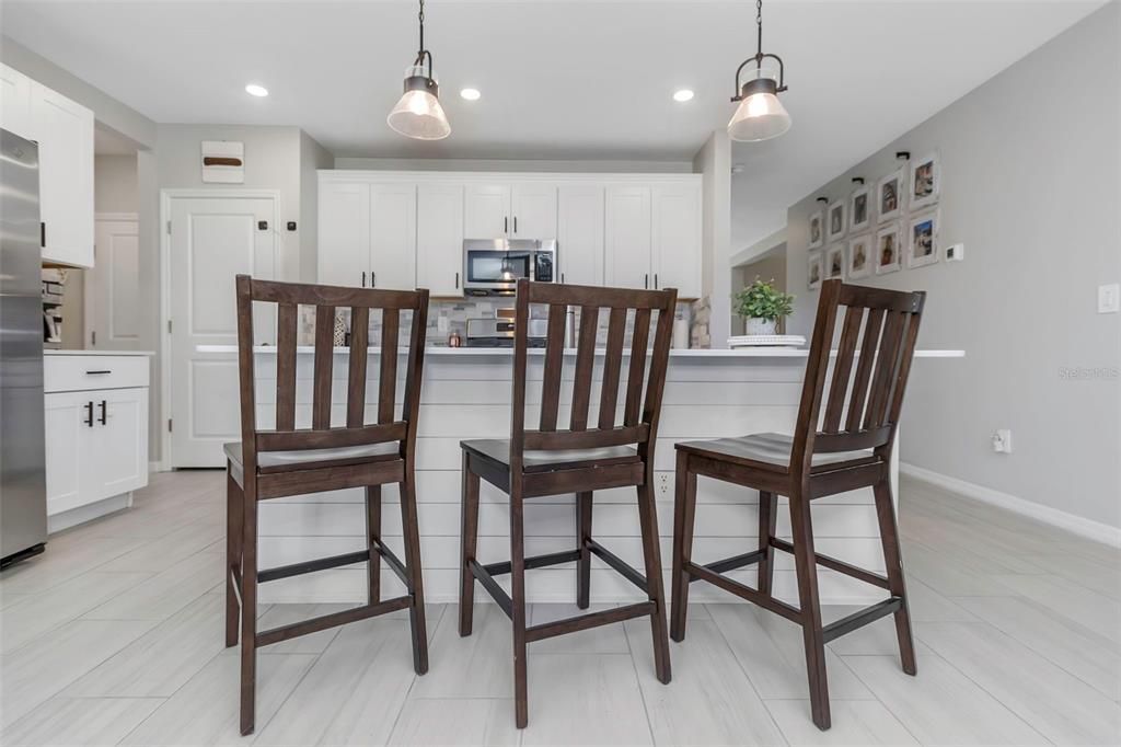 Active With Contract: $499,990 (6 beds, 3 baths, 3326 Square Feet)