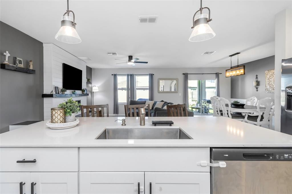 Active With Contract: $499,990 (6 beds, 3 baths, 3326 Square Feet)