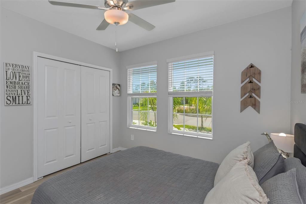 Active With Contract: $499,990 (6 beds, 3 baths, 3326 Square Feet)