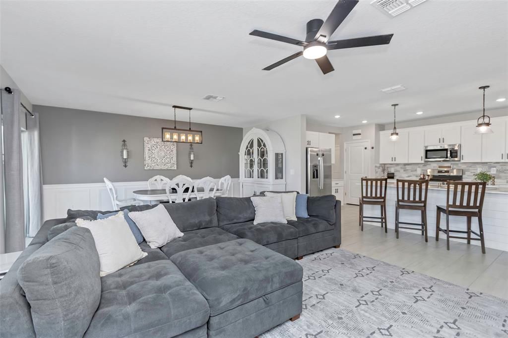 Active With Contract: $499,990 (6 beds, 3 baths, 3326 Square Feet)