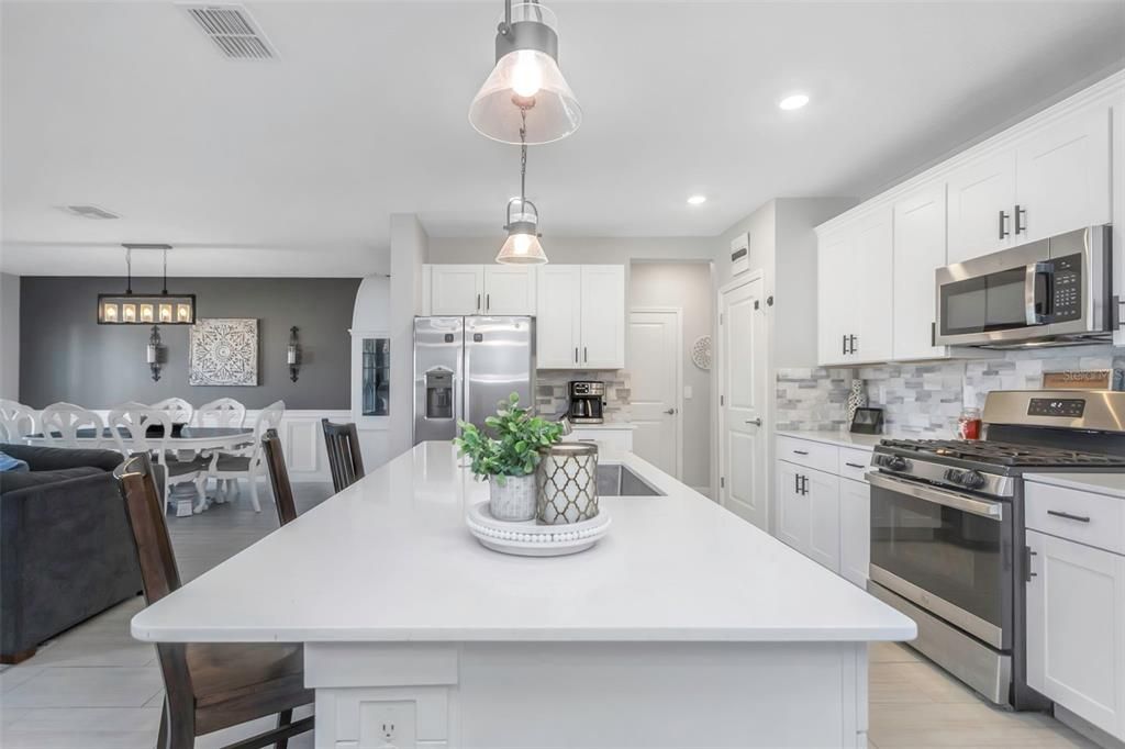 Active With Contract: $499,990 (6 beds, 3 baths, 3326 Square Feet)