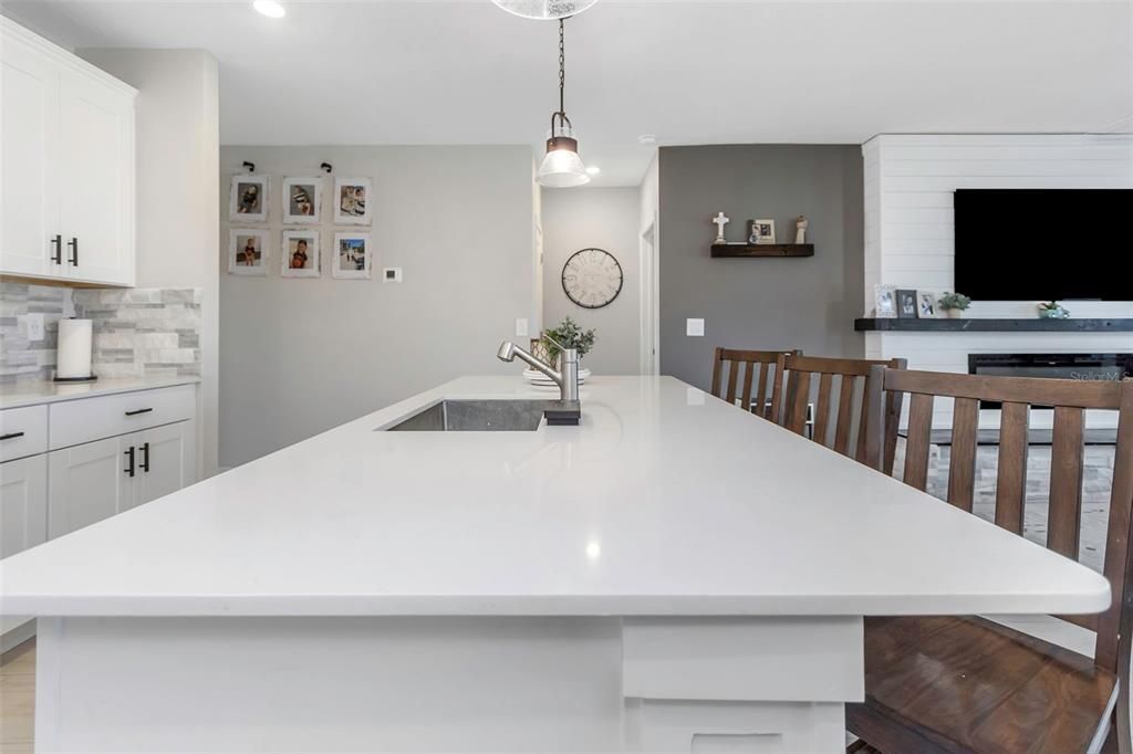 Active With Contract: $499,990 (6 beds, 3 baths, 3326 Square Feet)