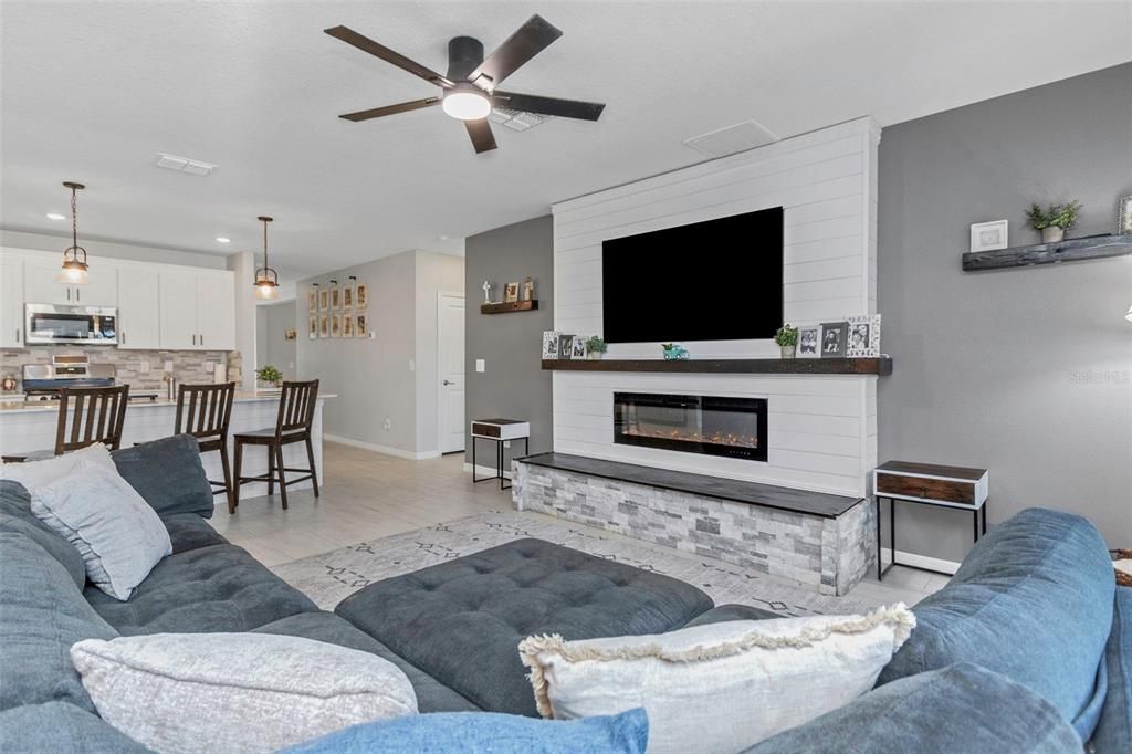 Active With Contract: $499,990 (6 beds, 3 baths, 3326 Square Feet)