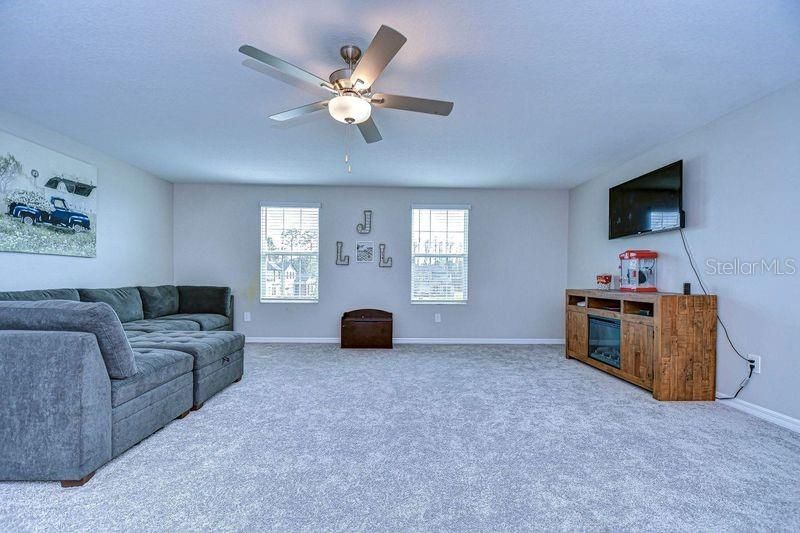 Active With Contract: $499,990 (6 beds, 3 baths, 3326 Square Feet)