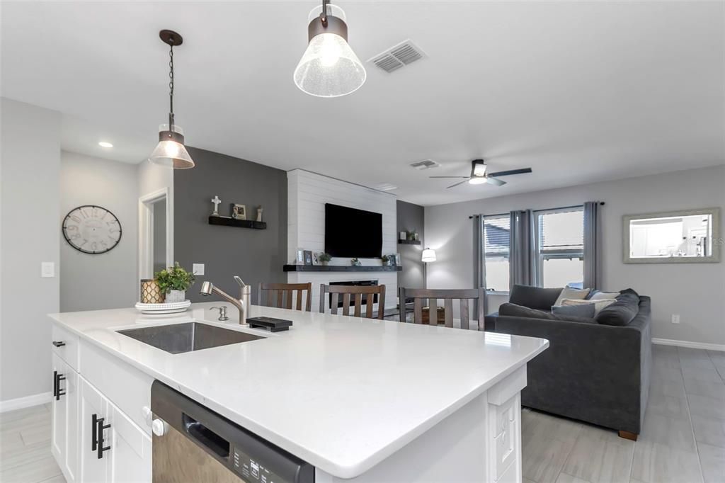 Active With Contract: $499,990 (6 beds, 3 baths, 3326 Square Feet)