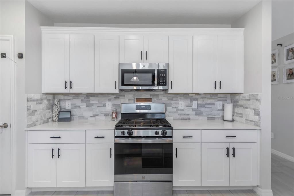 Active With Contract: $499,990 (6 beds, 3 baths, 3326 Square Feet)