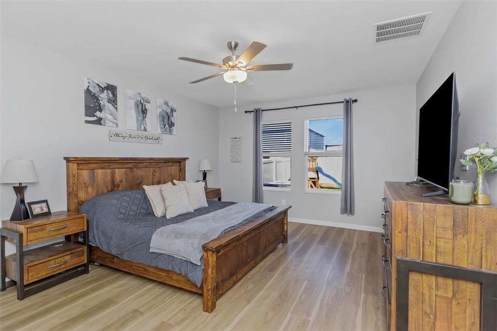 Active With Contract: $499,990 (6 beds, 3 baths, 3326 Square Feet)