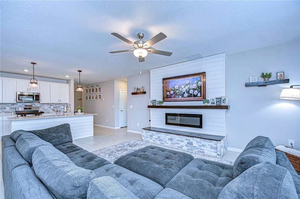 Active With Contract: $499,990 (6 beds, 3 baths, 3326 Square Feet)