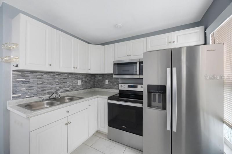 出租: $1,395 (1 贝兹, 1 浴室, 1902 平方英尺)