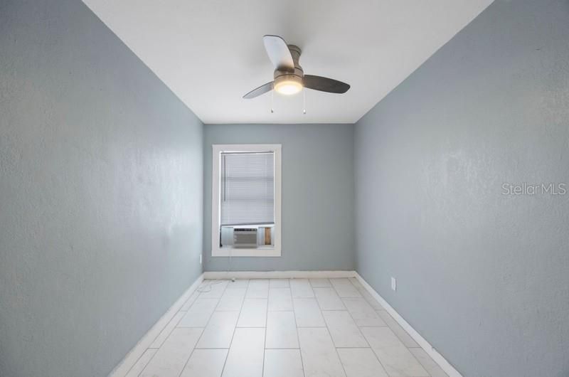 出租: $1,395 (1 贝兹, 1 浴室, 1902 平方英尺)