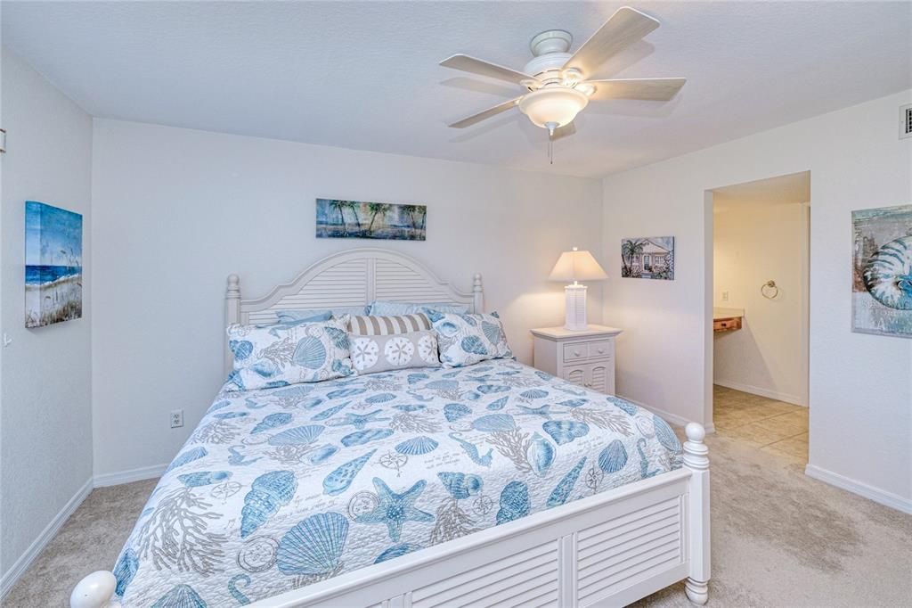 待售: $135,000 (2 贝兹, 2 浴室, 1153 平方英尺)