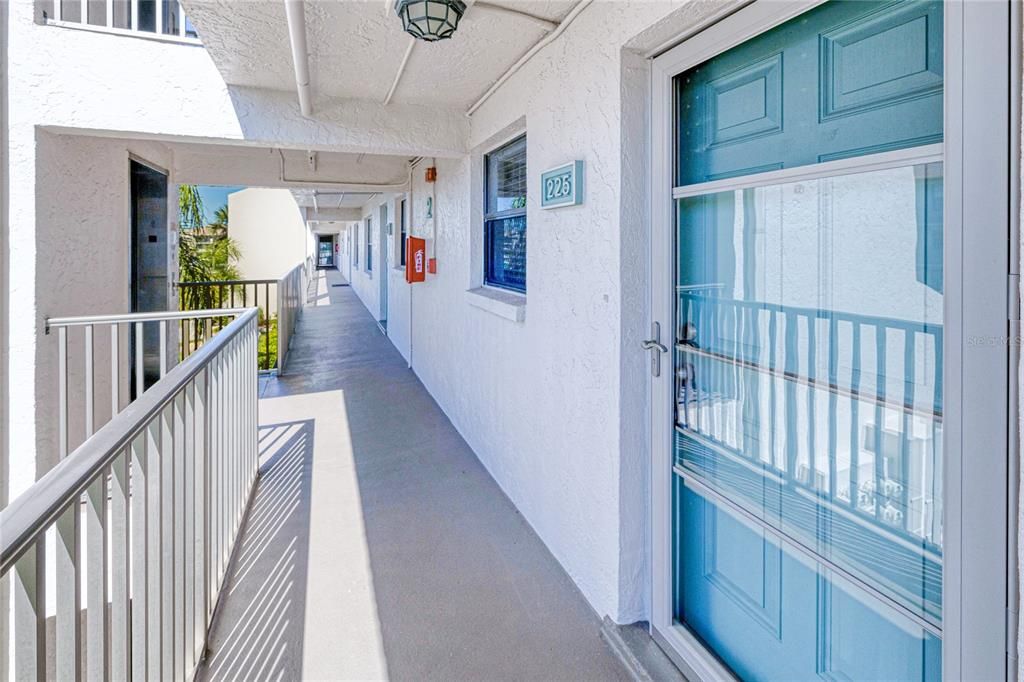 待售: $135,000 (2 贝兹, 2 浴室, 1153 平方英尺)