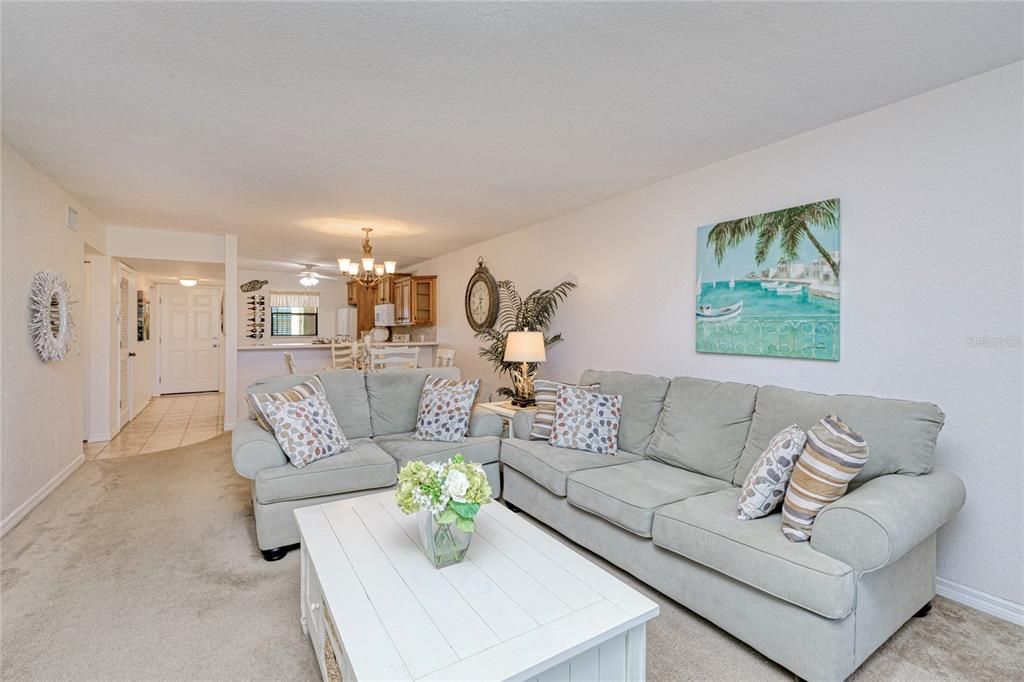 待售: $135,000 (2 贝兹, 2 浴室, 1153 平方英尺)