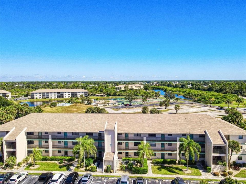 待售: $135,000 (2 贝兹, 2 浴室, 1153 平方英尺)