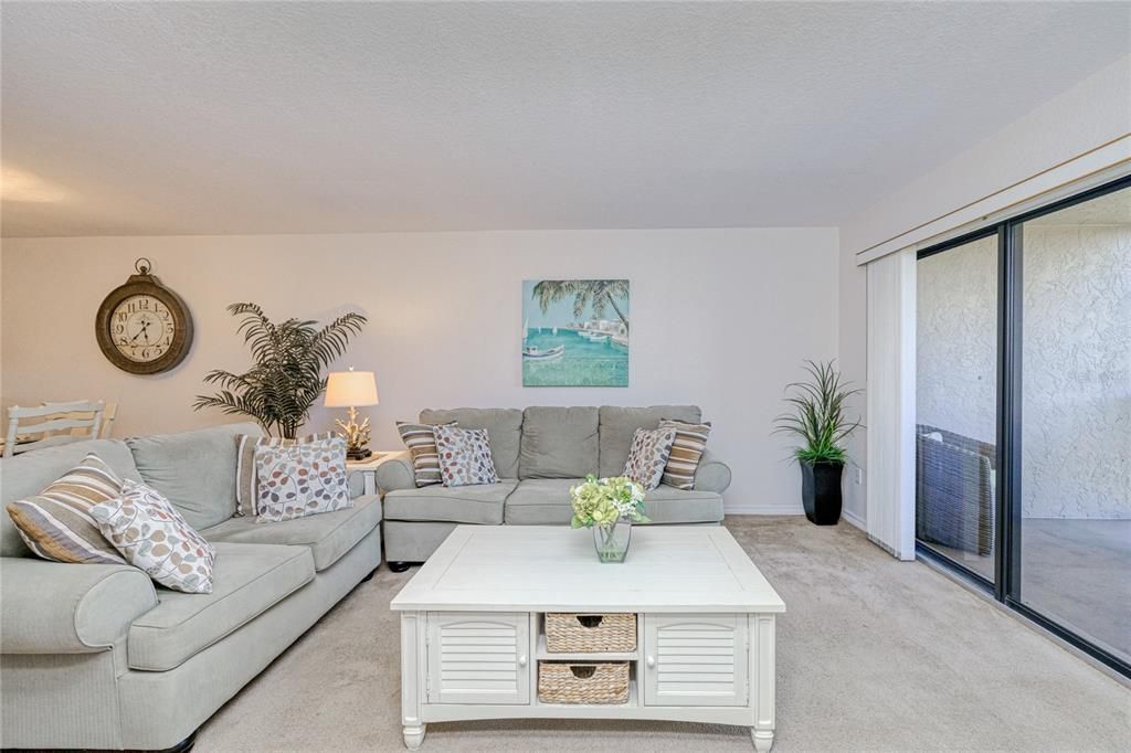 待售: $135,000 (2 贝兹, 2 浴室, 1153 平方英尺)