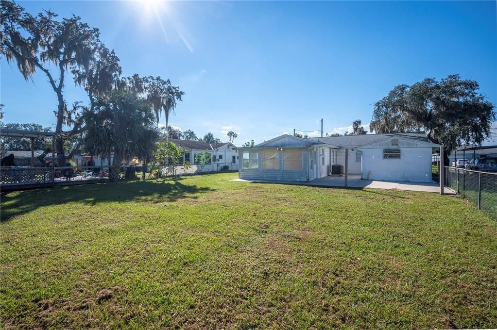 Activo con contrato: $220,000 (3 camas, 2 baños, 1036 Pies cuadrados)