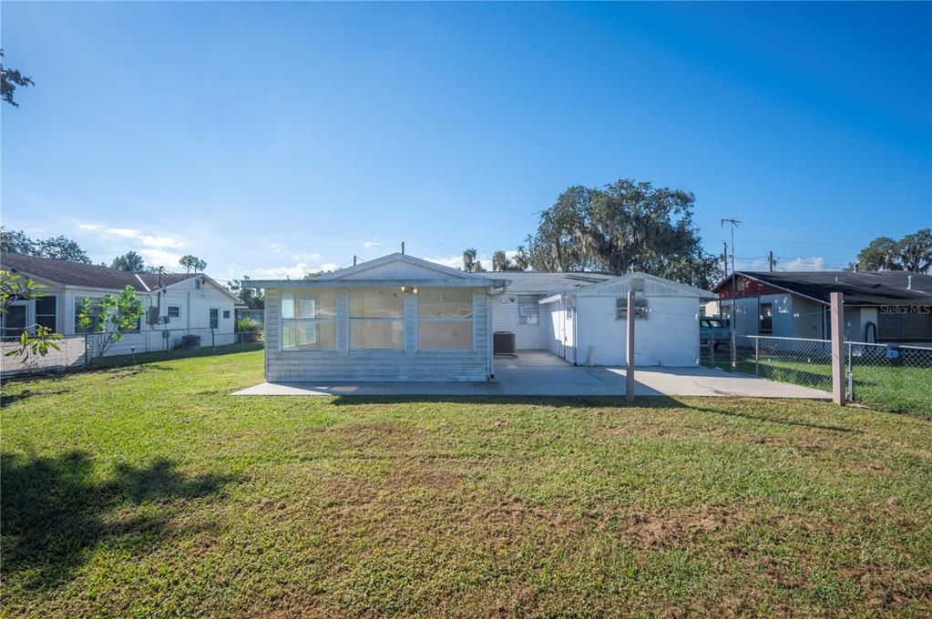 Activo con contrato: $220,000 (3 camas, 2 baños, 1036 Pies cuadrados)