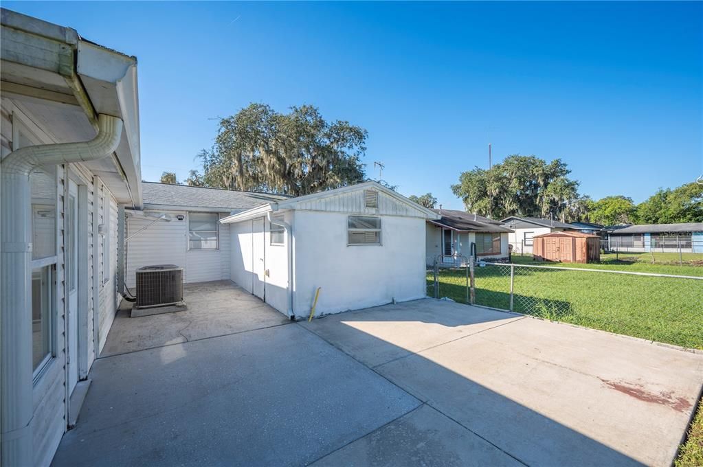 Activo con contrato: $220,000 (3 camas, 2 baños, 1036 Pies cuadrados)