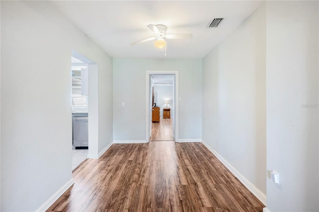 Activo con contrato: $220,000 (3 camas, 2 baños, 1036 Pies cuadrados)