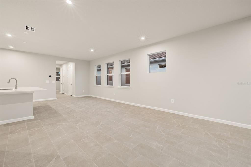 На продажу: $583,000 (2 спален, 2 ванн, 1916 Квадратных фут)